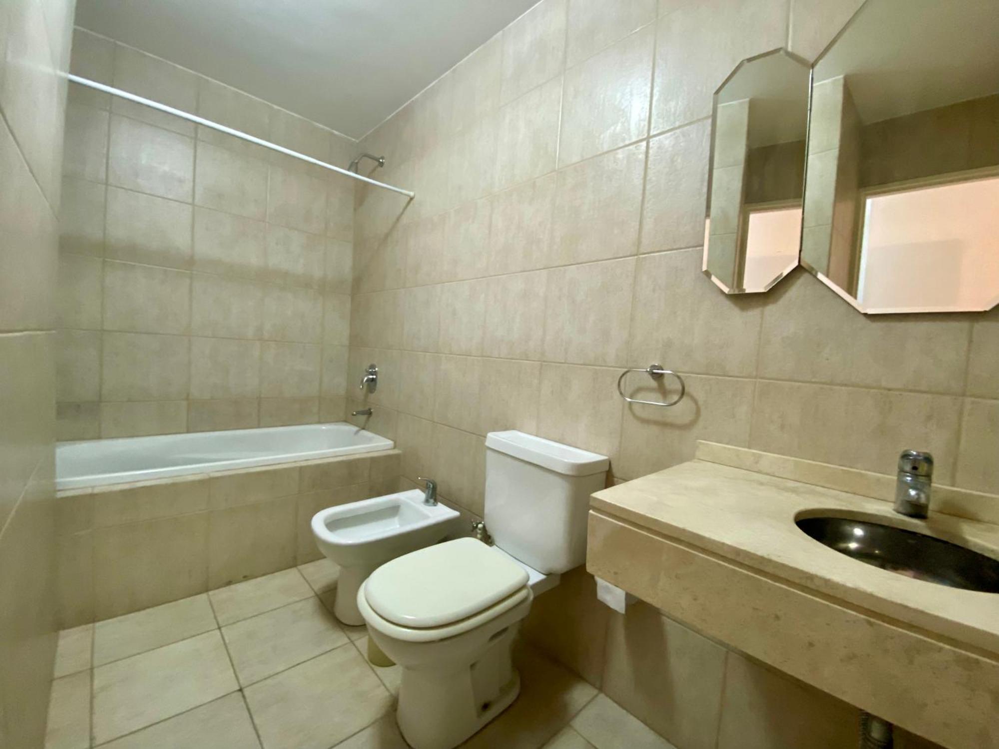 Monumental & Fleni Exclusive With Pool And Gardens Apartment